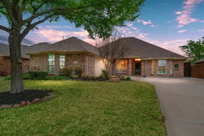 Unique heated pool & spa outdoor kitchen, game room near DFW  sleeps 10-12 - Image 2