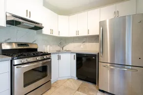 Beach House Oasis - 2BR Apartment in Beaches Area - Image 3