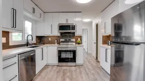 North Okanagan Jewel with hot tub - Image 5