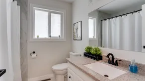North Okanagan Jewel with hot tub - Image 3
