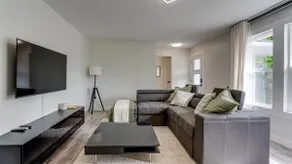 North Okanagan Jewel with hot tub - Image 2