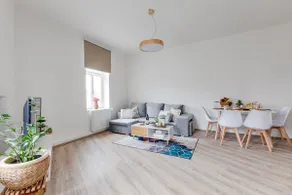 Modern, bright and spacious apartment - Image 4