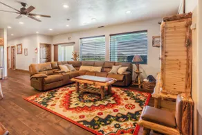 Spacious Family Getaway near Zion - Image 2