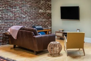 Main St Lexington Modern Loft APT walk to WLU VMI - Image 3