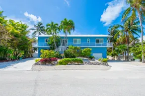 Waterfront Oasis - 3/2 w/ Heated Pool & Direct Ocean Views - Image 2