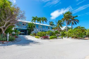 Waterfront Oasis - 3/2 w/ Heated Pool & Direct Ocean Views - Image 4