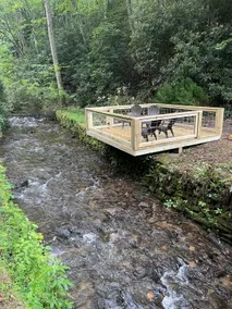 Beautiful 2/2 Cabin on Roaring Creek w/Hot Tub - Image 4