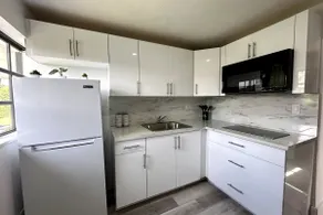 Suite close to Kendall Hospital and FIU - Image 5