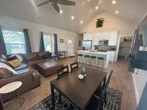 Fun New Lake House! - Image 4