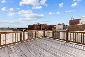 Brick & Bed - Riverfront Loft/Private Deck/Arch - Image 3