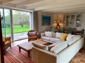Large family home close to the beaches - Image 2