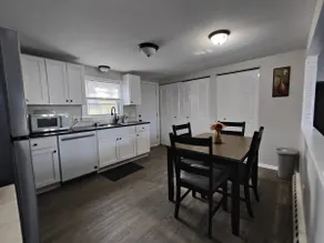 Cozy Home 5 with free parking. - Image 3