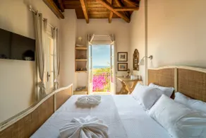 Kefalonia Stylish house with balcony and sea view - Image 2