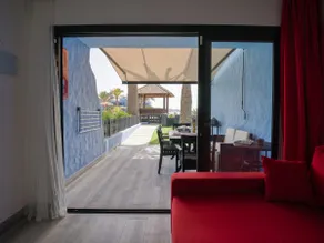Seafront with a private garden. - Image 4
