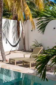 Beach apartment with a pool - Image 2