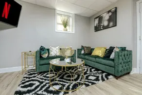 *Modern/Royal Palace/with Smart TVs* - Image 2