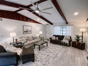 Sunny Comfort Near Beaches & Legacy Trail - Image 2