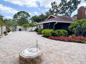 Sunny Comfort Near Beaches & Legacy Trail - Image 4