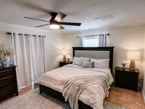 Sunny Comfort Near Beaches & Legacy Trail - Image 3