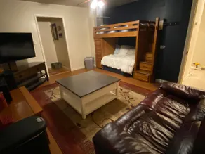 The Bunkhouse- 1 bedroom guest suite - Image 4