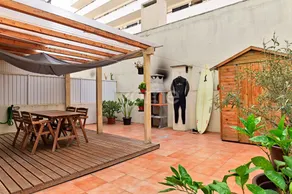 Coastal Beach Getaway Apartment - Image 2