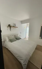 Coastal Beach Getaway Apartment - Image 4