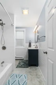 City Retreat-Spacious & Stylish - Image 4