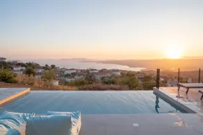 Sunset Luxury Villa - Image 3