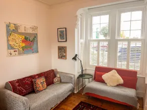 The Library House: quiet bookish getaway space - Image 2