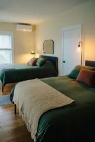 Anna's Cozy One Bedroom Lakefront Apartment - Image 5