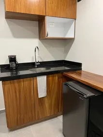 Luxury Suite - Image 4