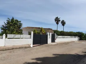 5 Bedroom Villa with HEATED Pool with breath-taking Sea Views, Walking distances to Shops Restaurants Beach - Image 5