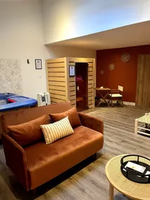 La suite, avec jacuzzi & sauna - Image 4