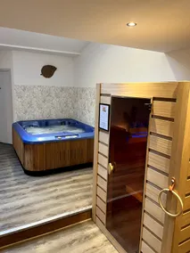 La suite, avec jacuzzi & sauna - Image 2