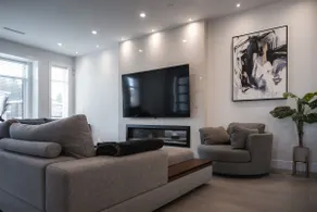 Charming Modern Home in Vancouver - Image 2