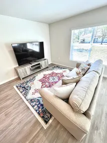 BRAND NEW! 15 min from the beach! - Image 2