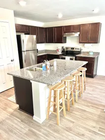 BRAND NEW! 15 min from the beach! - Image 5