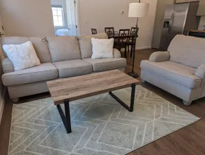 Crisp Montana Living 2BR, 7 min from airport - Image 3