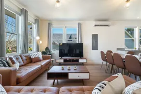 Spacious 6B4BA Close to Greenlake w/AC & Parking - Image 5