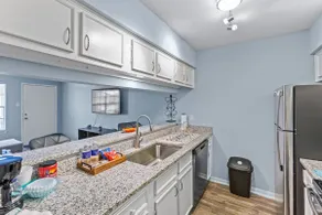 Great Location Next To Kema, Nasa, Ocean, Houston - Image 2