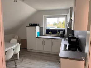 Spacious 3 rooms, kitchen, bathroom with 80 m² - Image 4