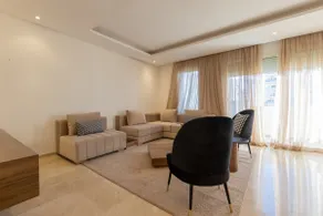 Modern 3BR with High Amenities and Stylish Decor - Image 4