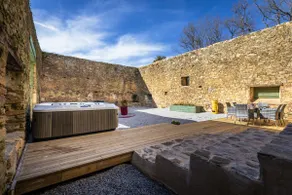Pasha Gîte • Jacuzzi • Wi-Fi • Castle View & Tranquility - Image 3