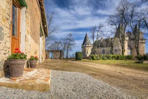 Pasha Gîte • Jacuzzi • Wi-Fi • Castle View & Tranquility - Image 2