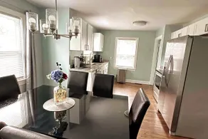 Comfy & Quiet 3BR | Perfect for Business Teams - Image 4