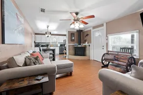 Caster's Cottage-cozy fall retreat! - Image 2