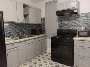 Spacious 3 BR Bungalow Apartment in AC - Image 4