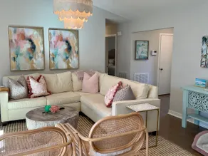 Middle Sound Loop Guest House - Image 3