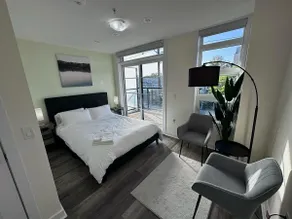 *New* Modern Home Toronto, 5-min walk to Metro - Image 2