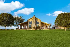 Luxury Ranch Retreat on 100+ Acres Near Dallas w/ Pool & Lake Access - Image 2